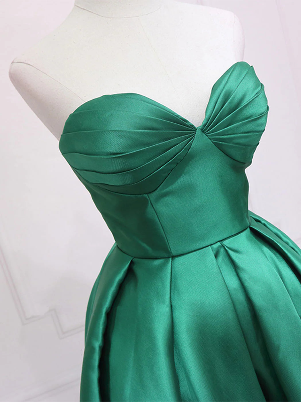 Simple Sweetheart Neck Green High Low Homecoming Dresses
