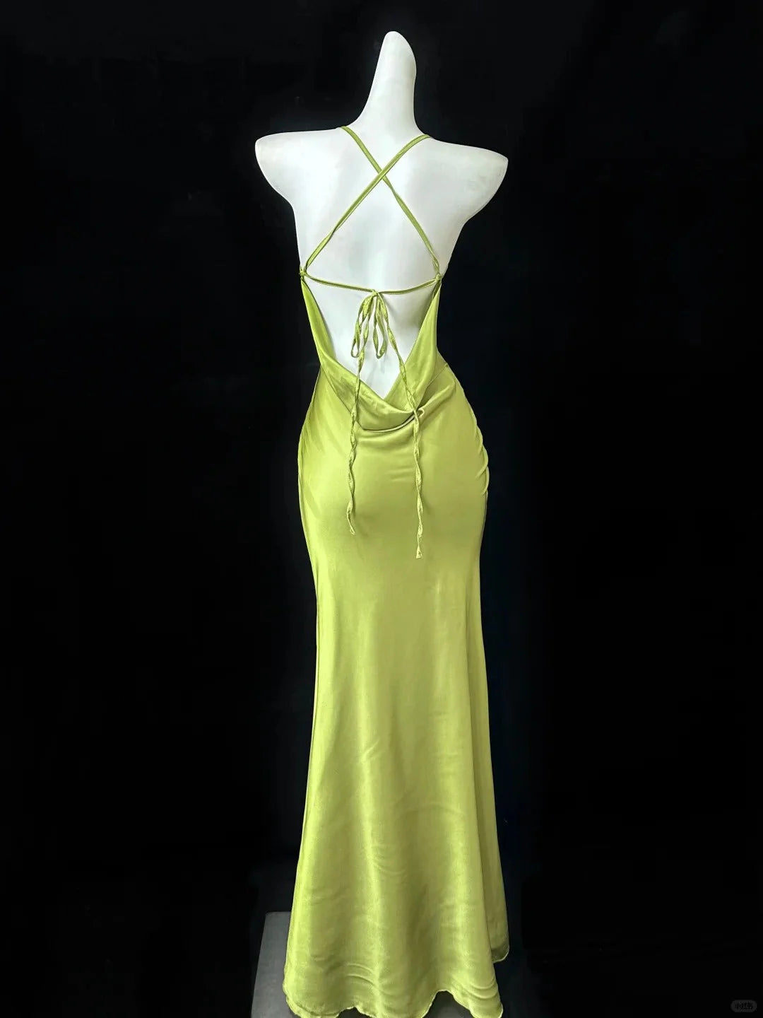 Elegant Sheath/Column Halter Neck Sleeveless Satin Floor-Length Prom Dress