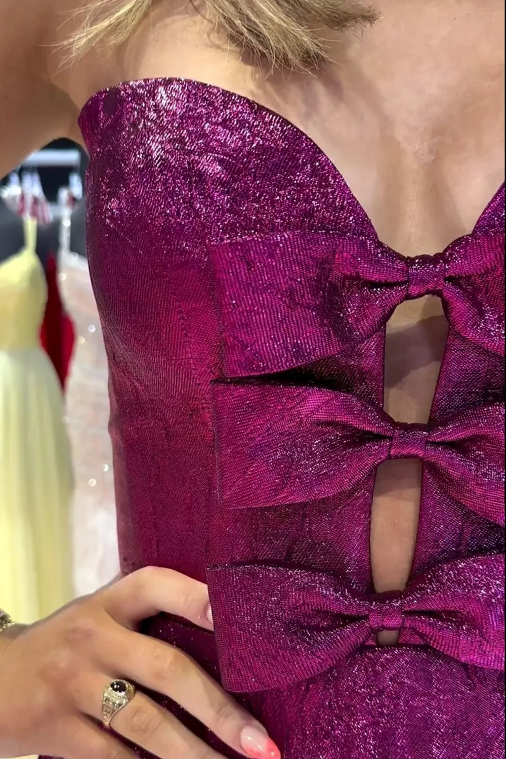 Off-the-Shoulde Sweetheart A-Line Short Homecoming Dress with Bow