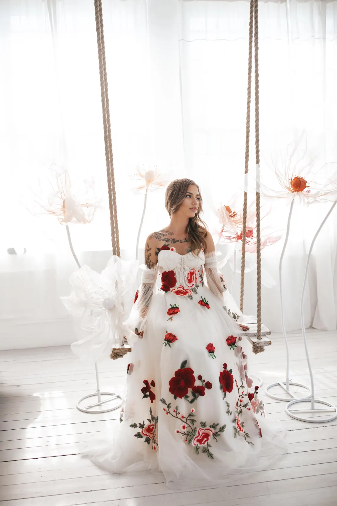 Xuewuba Prom Shop Dresses Romantic Off-the-Shoulder Wedding Gown With Roses Formal Women's Dresses