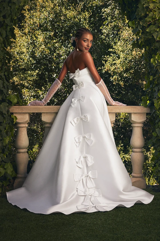 Off-the-Shoulder White Bow Strapless A-Line Wedding Dress With Train