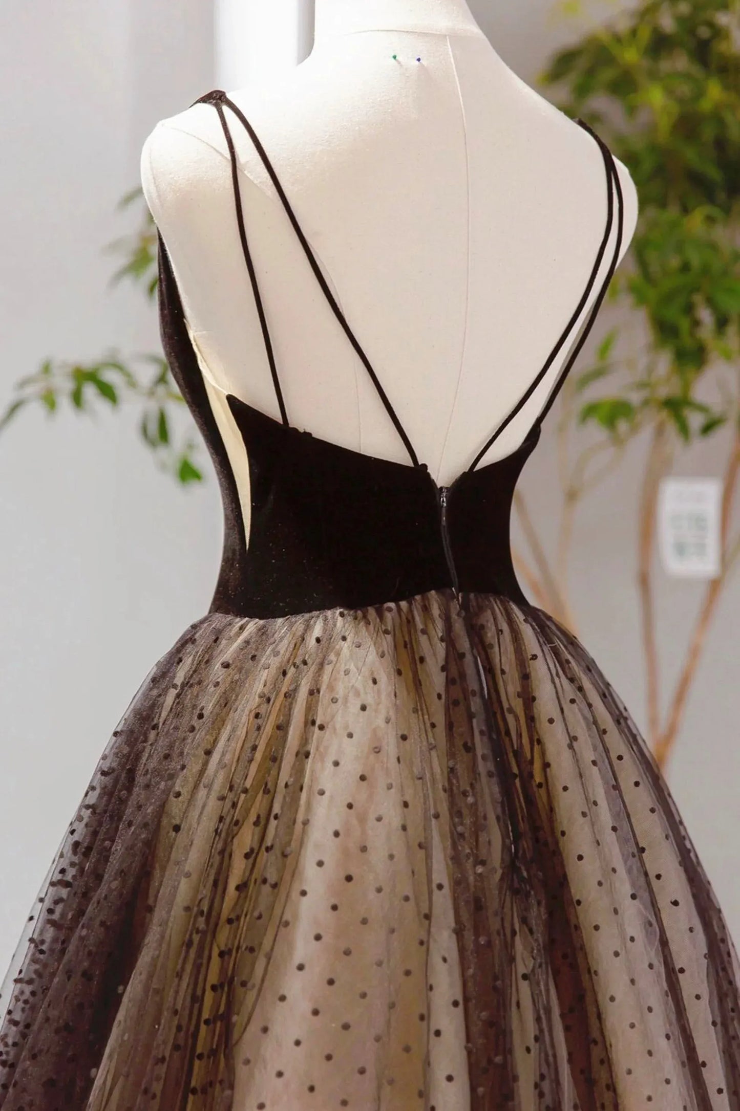 Pretty A-Line V Neck Sleeveless Zipper Up Tea-Length Prom Dress