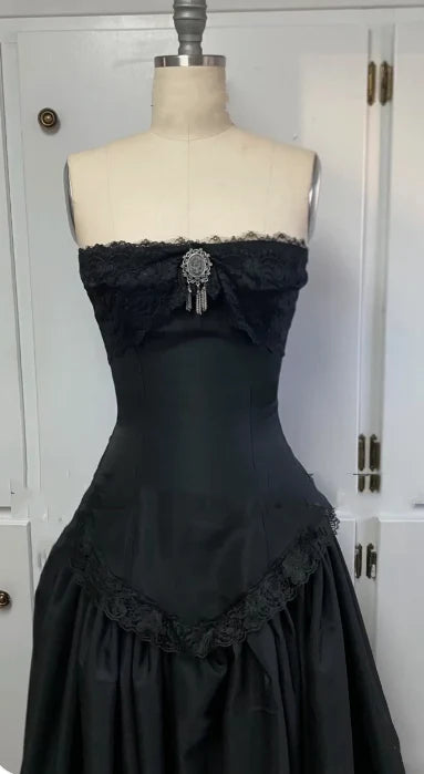 Vintage A-Line Off The Shoulder Sleeveless Lace Up Floor-Length Prom Dress