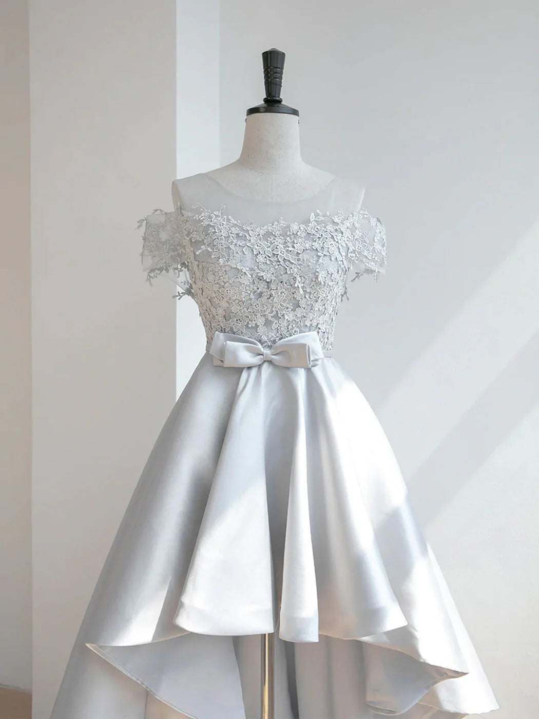 Gray Scoop Neckline High Low Lace Homecoming Dresses
