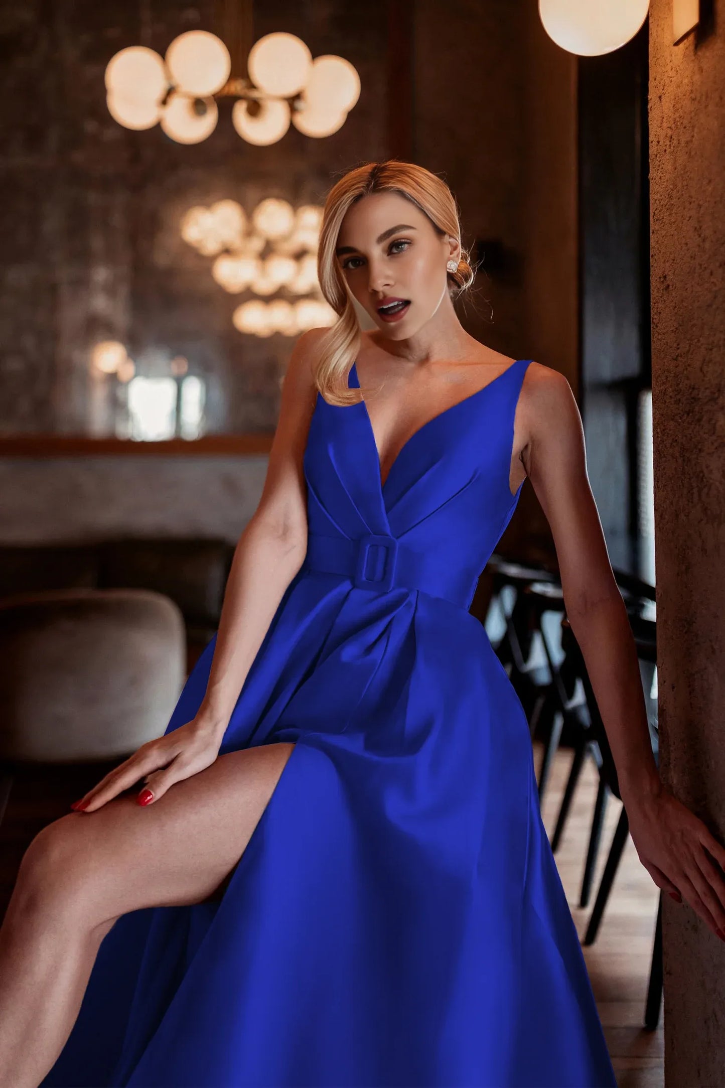 Xuewuba Dress Ball Gown A Line Prom Dress Sleeveless Classic V Neck V Back Sweep/Brush Train Formal Dress