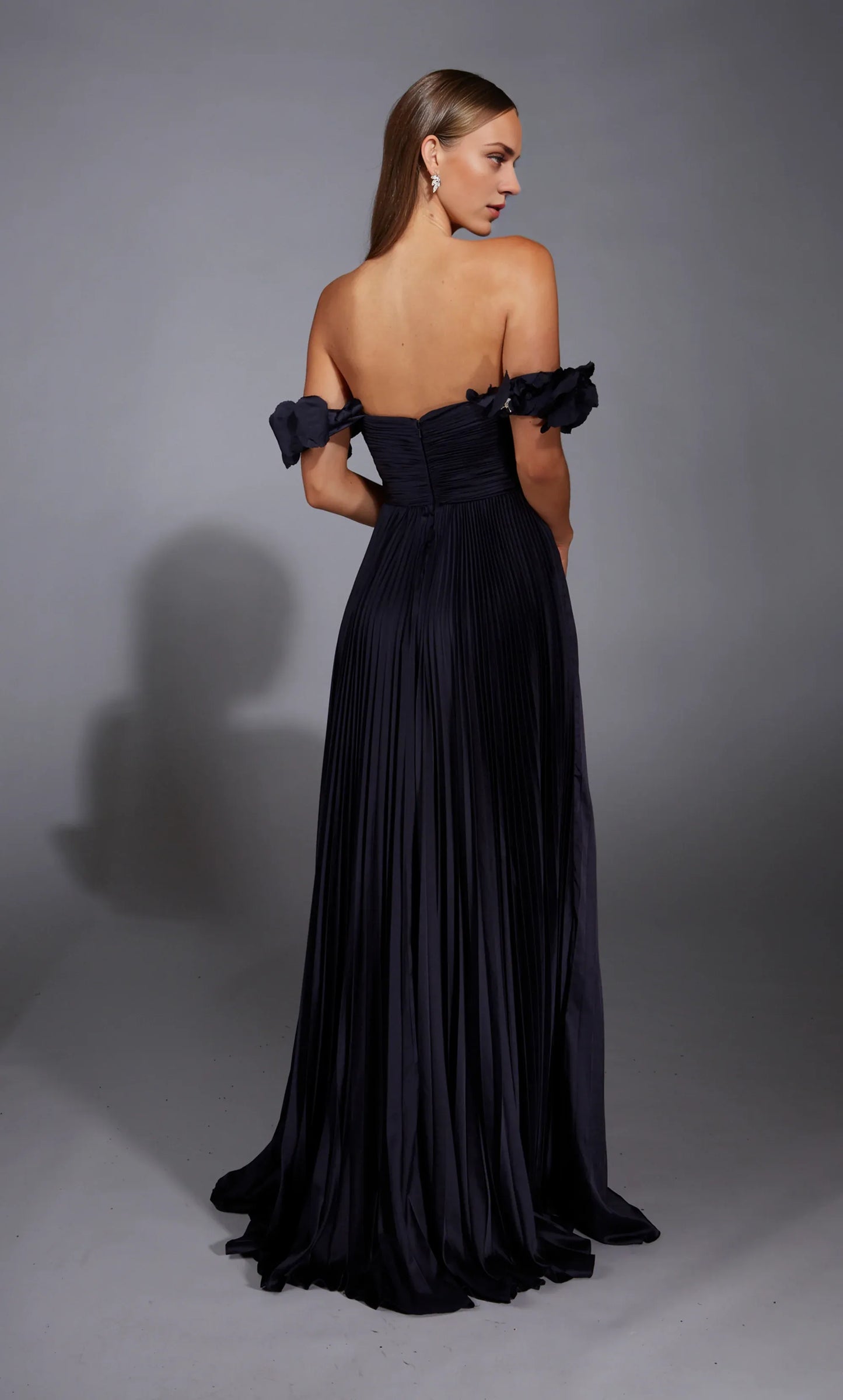Xuewuba Dress Beautiful Long Off The Shoulder Draped A Line Closed Back Pleated 3d Flower Prom Dress Formal Wear Dresses