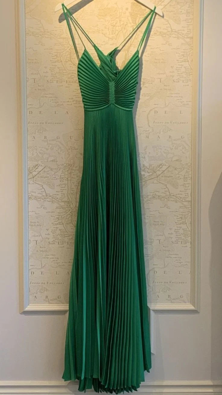 Xuewuba Dress Chic A Line Halter Neck Green Long Prom Dress with Keyhole Evening Dress