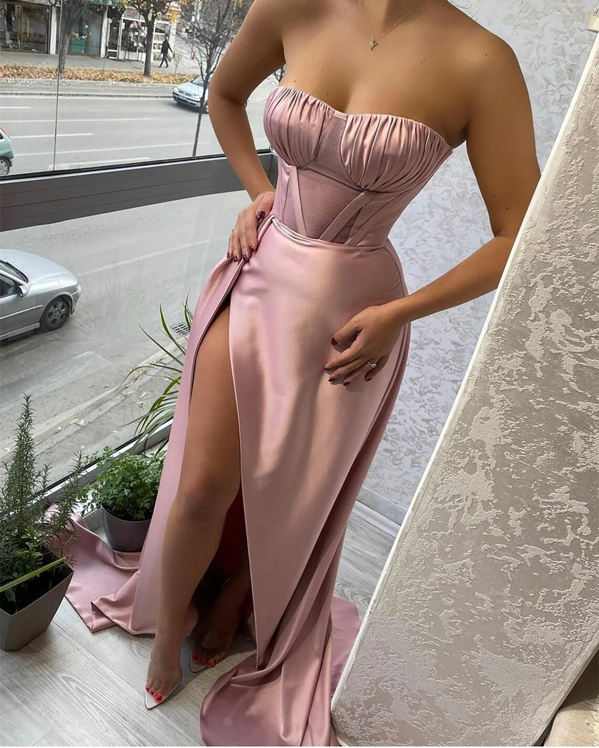 Xuewuba Dress Pink Sweetheart Strapless Satin Long Prom Dress with Leg Slit Pink Satin Evening Dress Formal Wear Dresses
