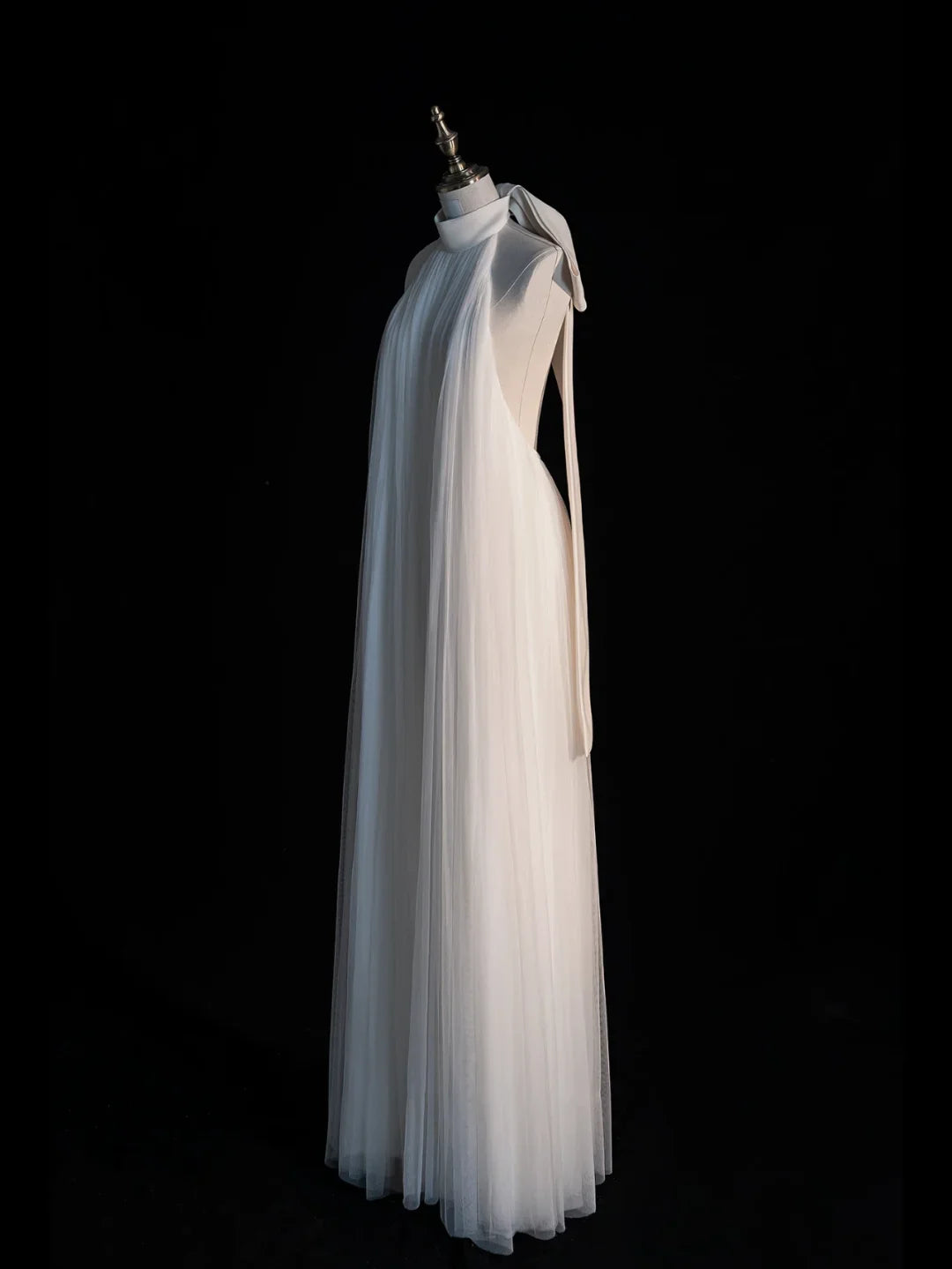 Xuewuba Dress Simple A Line Halter White Tulle Long Open Back Party Dress Evening Dress Sleeveless Prom Dress