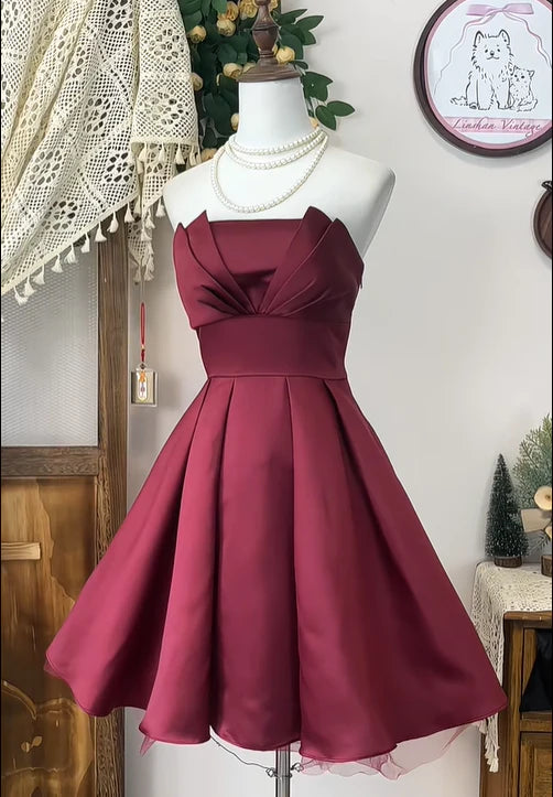 Xuewuba Dress Simple A Line Strapless Burgundy Satin Pleated Short Homecoming Dress Cocktail Dress