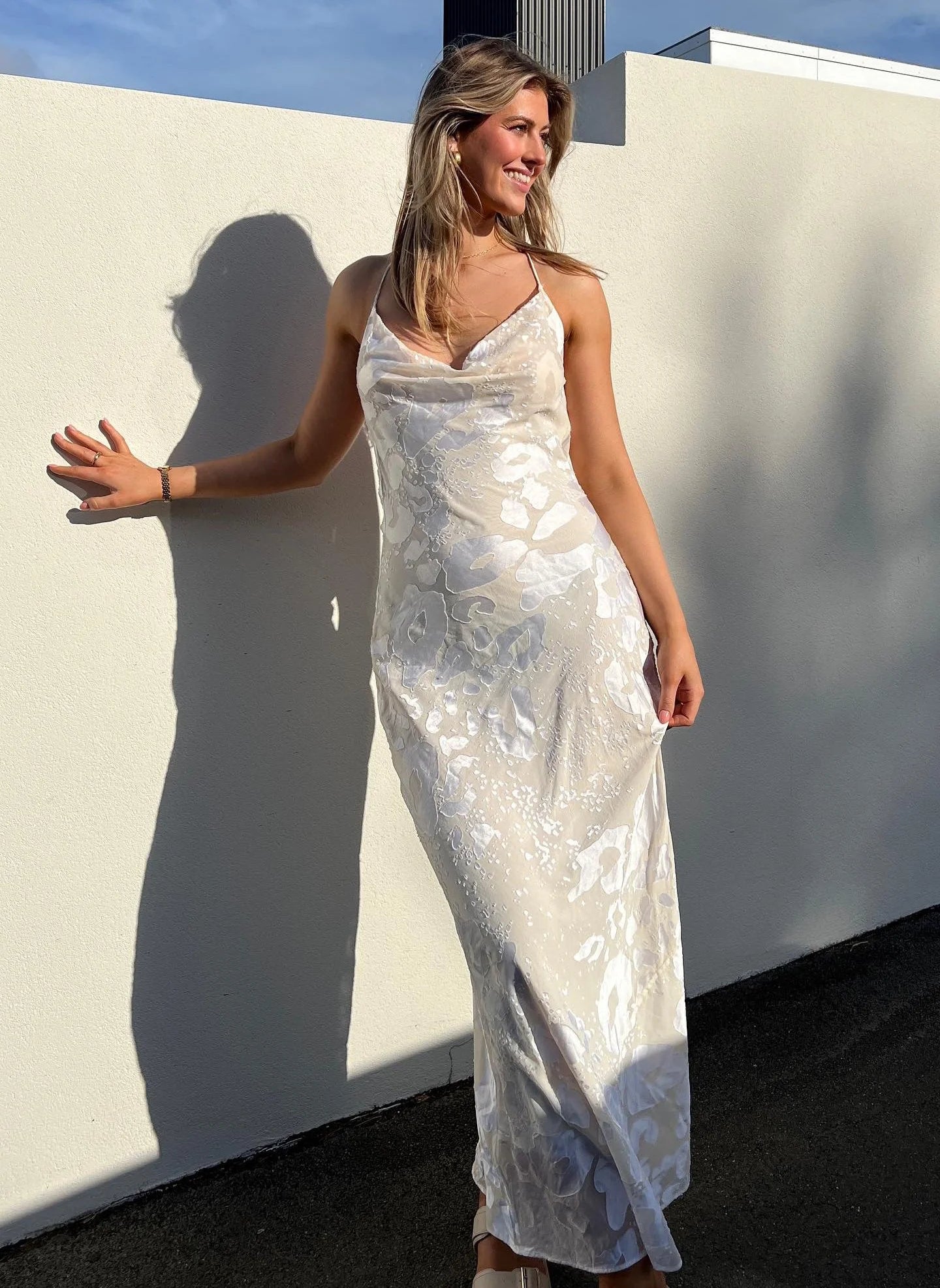 Xuewuba Dress Spaghetti Straps Sexy Open Back Prom Dress Floor Length Mermaid Sleeveless Evening Dress