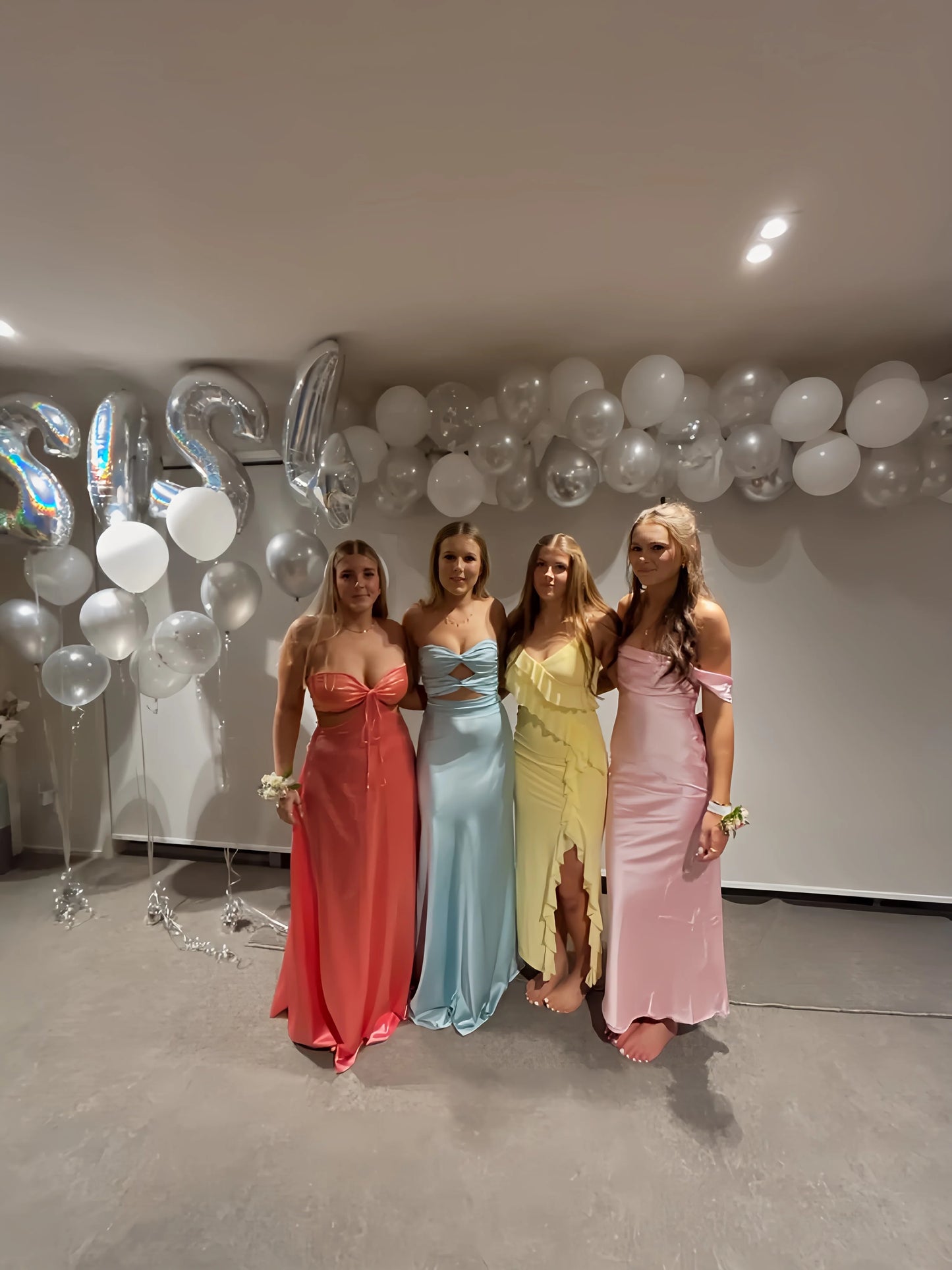 Xuewuba Dress Strapless A-line Wedding Guest Dresses Sexy Newest Long Prom Dresses Fashion Bridesmaid Dresses