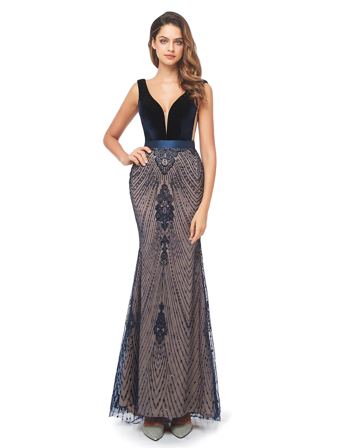 Evening Gown Luxurious Dress Formal Evening Sweep / Brush Train Sleeveless V Neck Fall Wedding Guest Velvet Backless with Beading