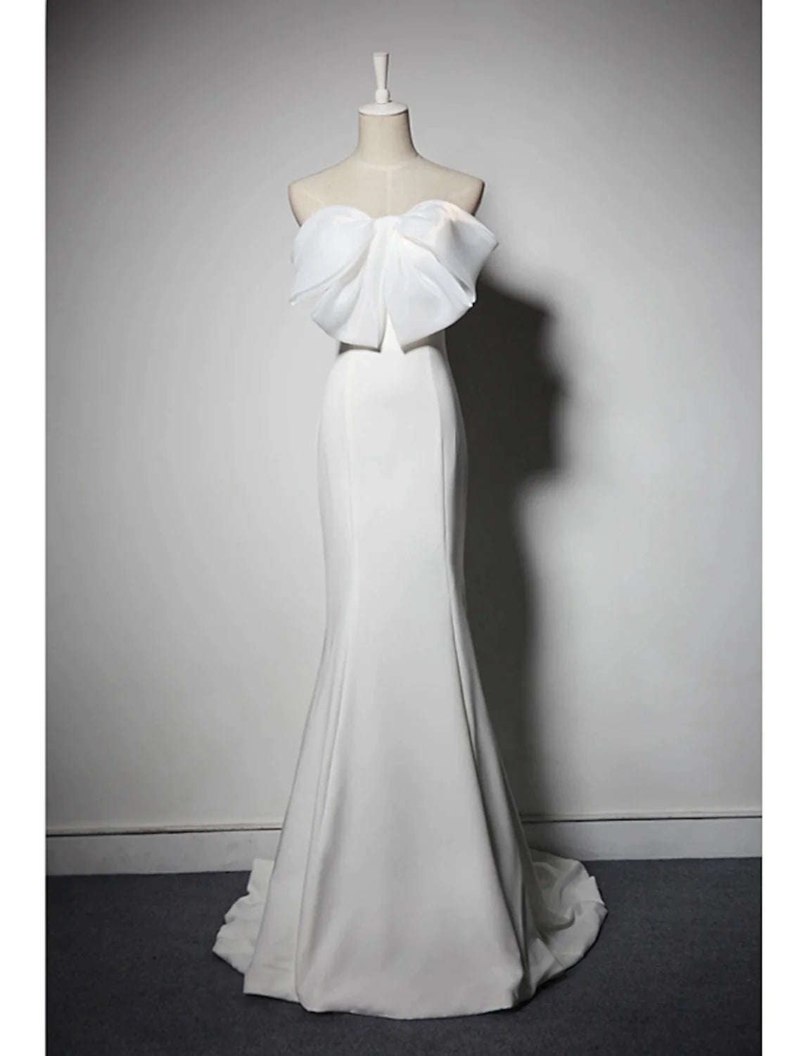 Mermaid / Trumpet Evening Gown Elegant Dress Wedding Party Sweep / Brush Train Sleeveless Strapless with Bow(s)