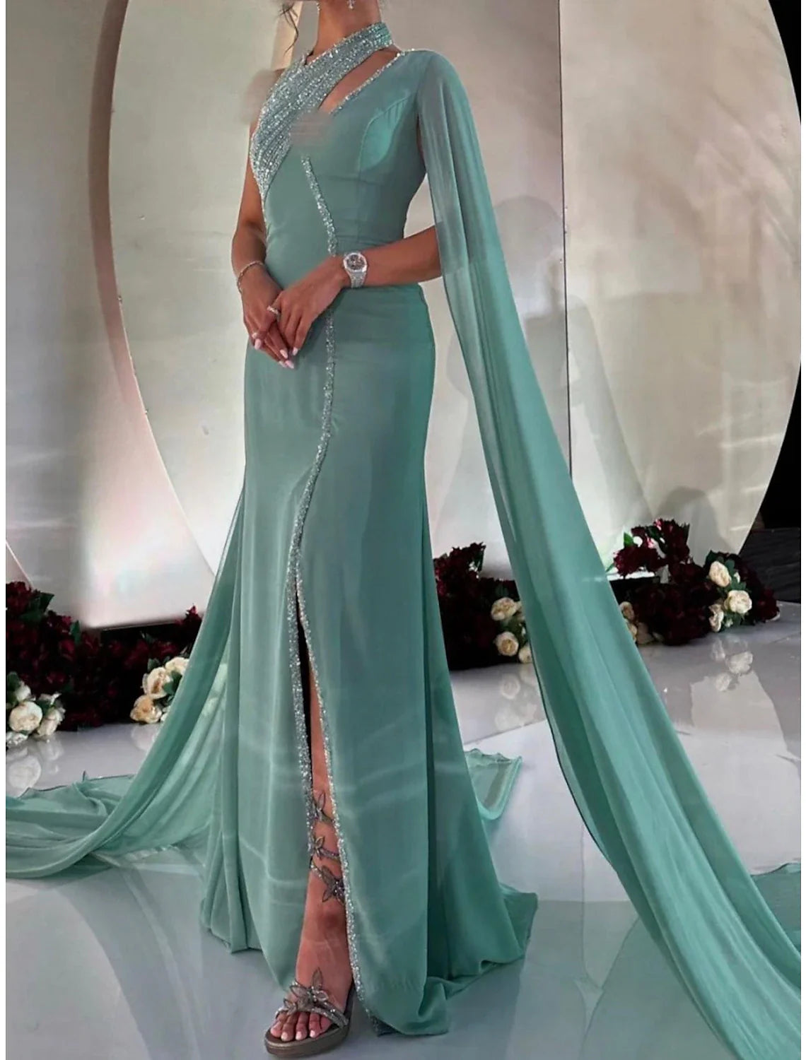 Evening Gown Elegant Dress Formal Court Train Sleeveless V Neck Sequined with Glitter Pleats Slit
