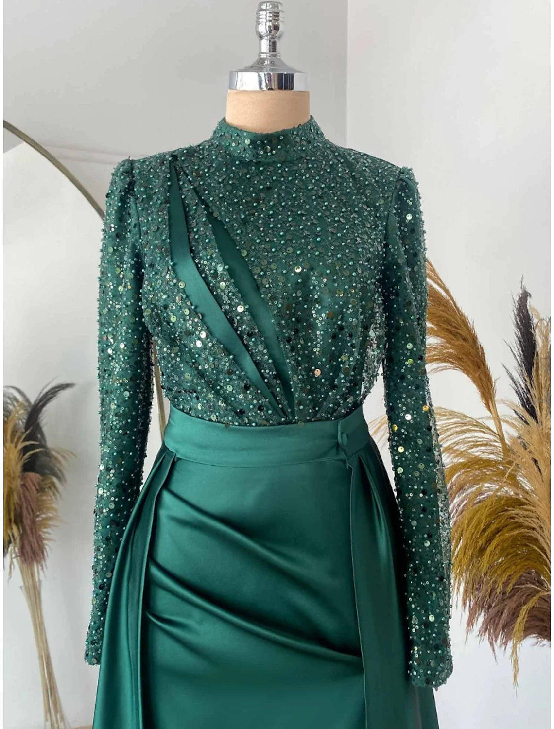 Evening Gown Christmas Red Green Dress Formal Sweep / Brush Train Long Sleeve Jewel Neck Satin with Pleats Ruched Sequin