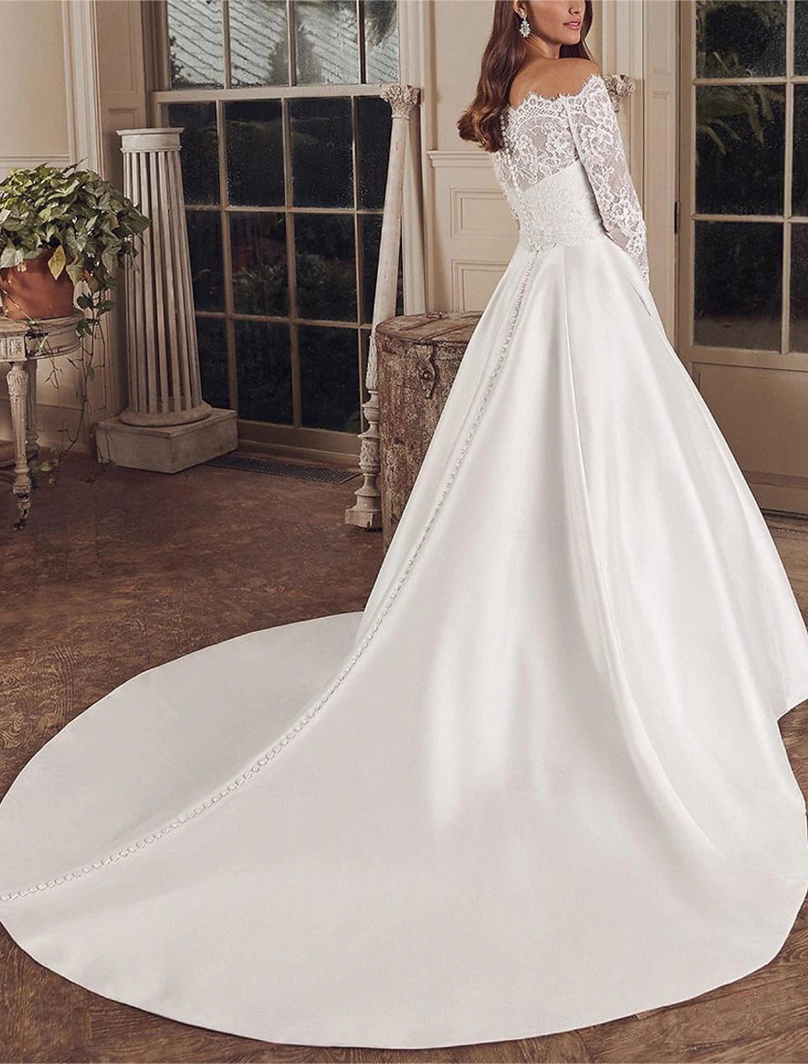 Wedding Dresses Ball Gown Off Shoulder V Neck Long Sleeve Chapel Train Satin Bridal Gowns