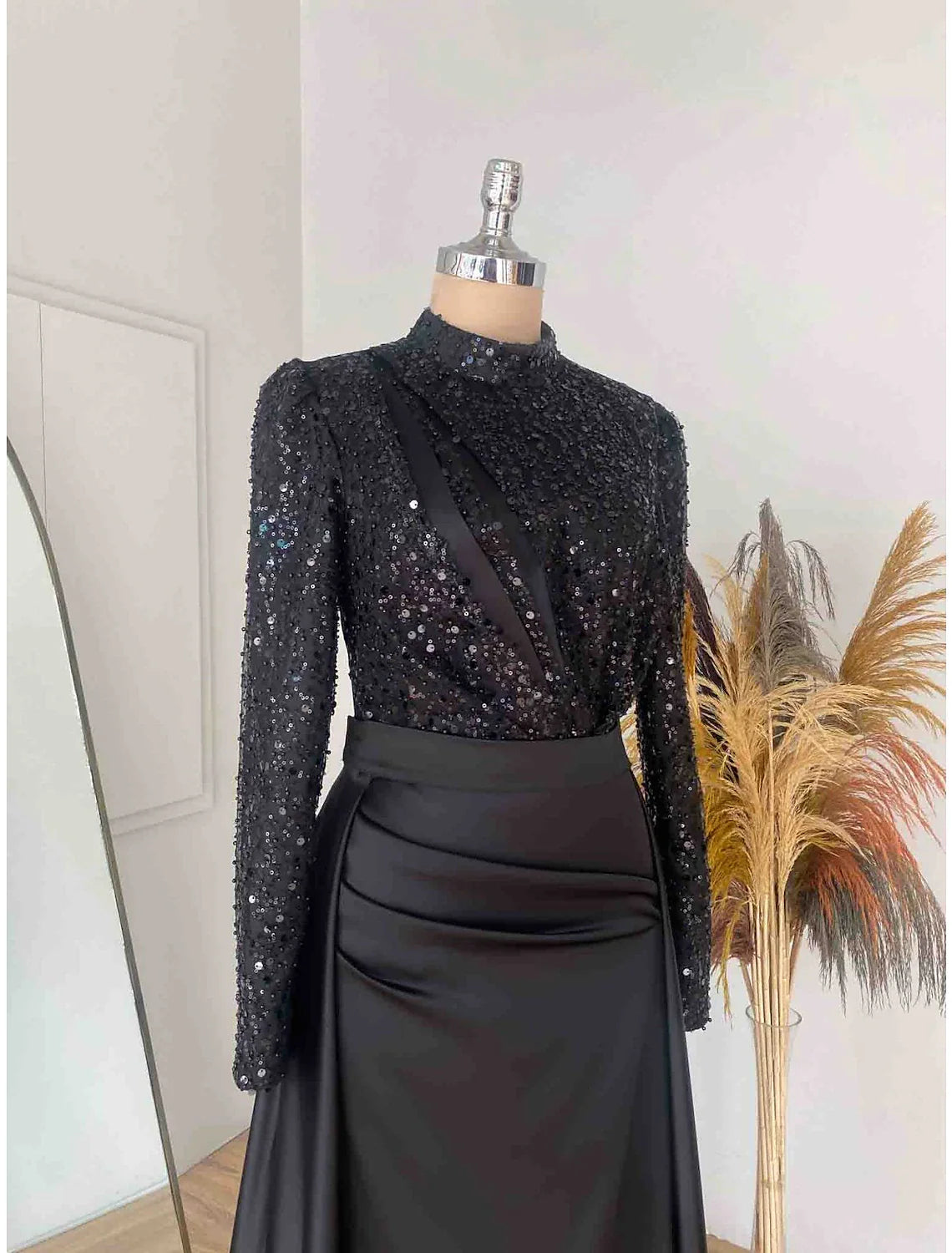 Evening Gown Christmas Red Green Dress Formal Sweep / Brush Train Long Sleeve Jewel Neck Satin with Pleats Ruched Sequin