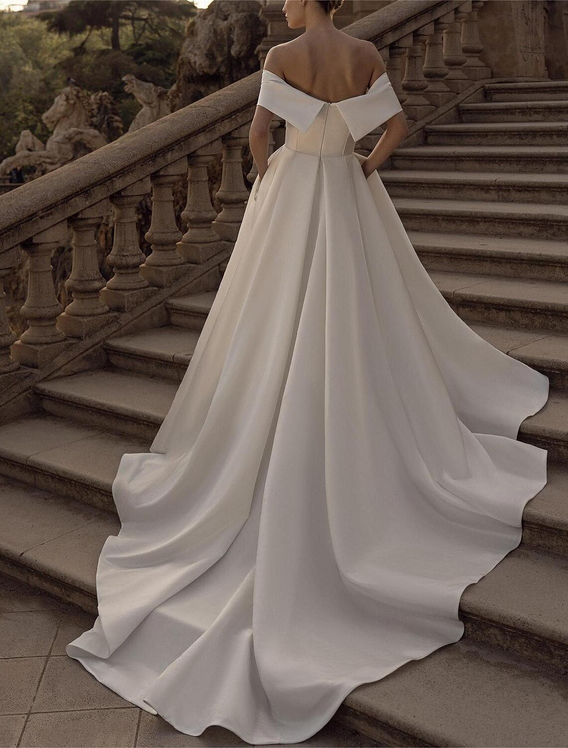 Wedding Dresses Ball Gown Off Shoulder V Neck Regular Straps Chapel Train Satin Bridal Gowns