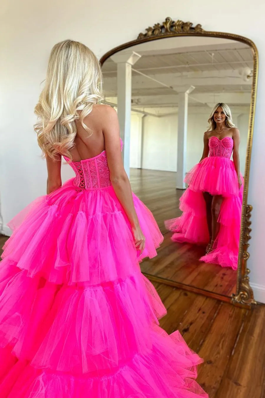 Beautiful A-Line Sweetheart Sleeveless Lace Sweep/Brush Train Prom Dress