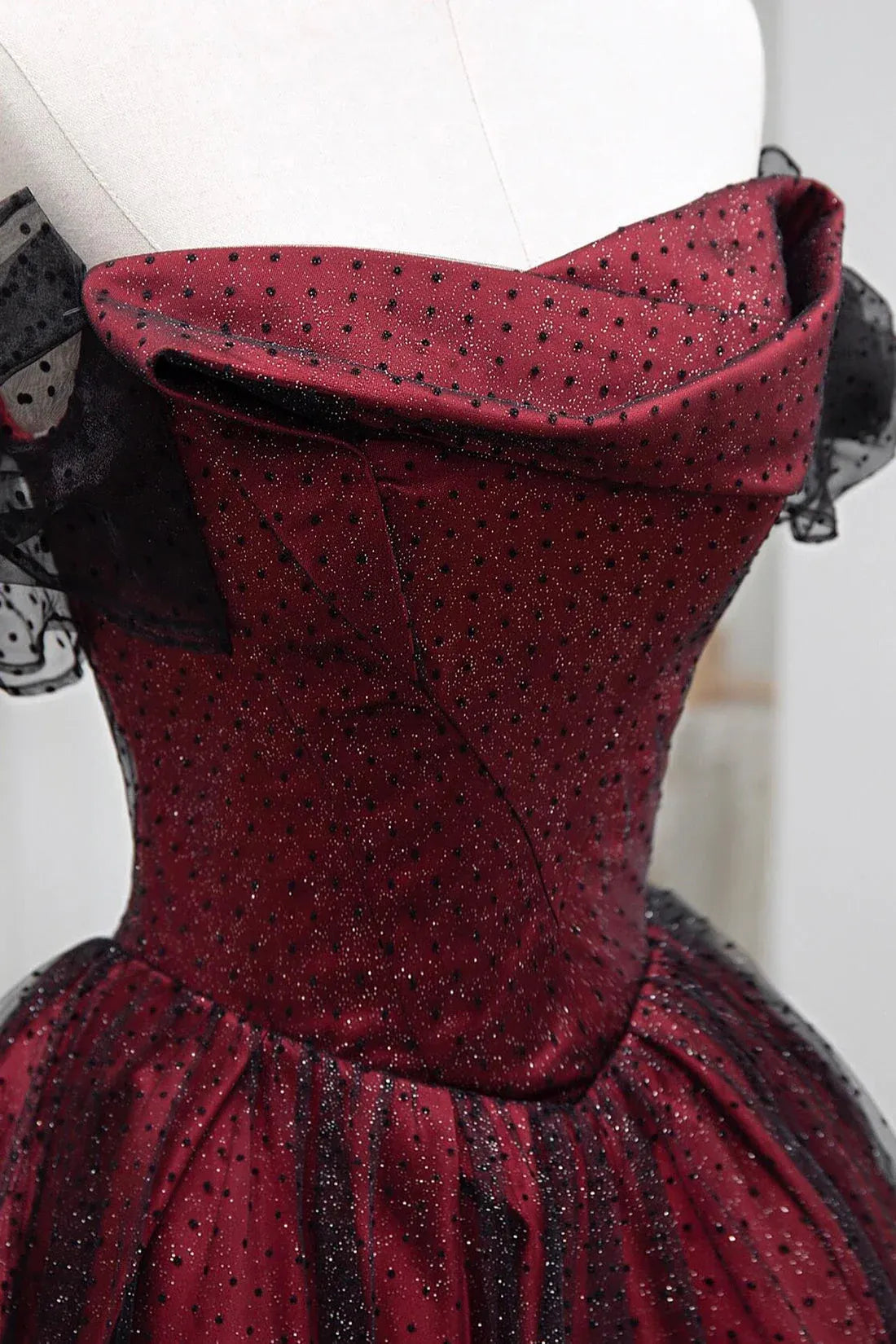 Charming Princess Off the Shoulder Sleeveless Lace Up Floor-Length Prom Dress