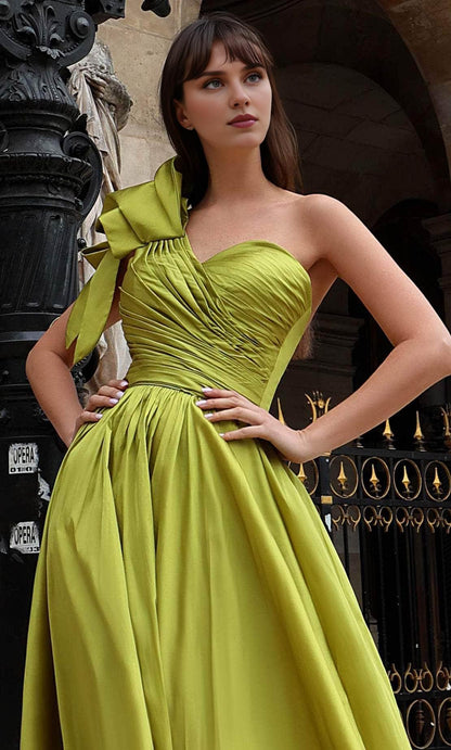 Gowns Evening Dresses/ Ruched Bodice Bow With Hight Slit Prom Gown/ Evening Dresses/ Formal Women's Dresses/ Prom Dress Shops