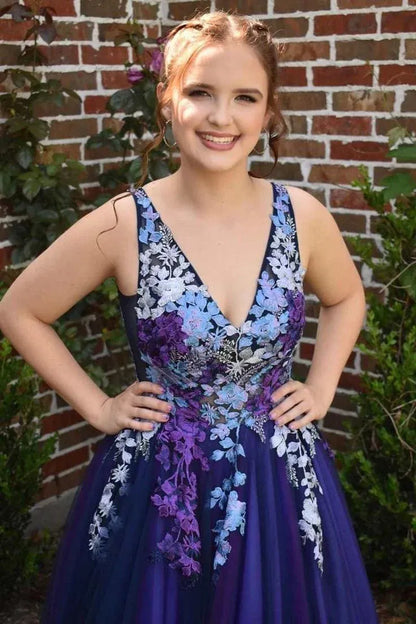 Graceful A-Line V Neck Sleeveless Appliques Tulle Floor-Length Prom Dress