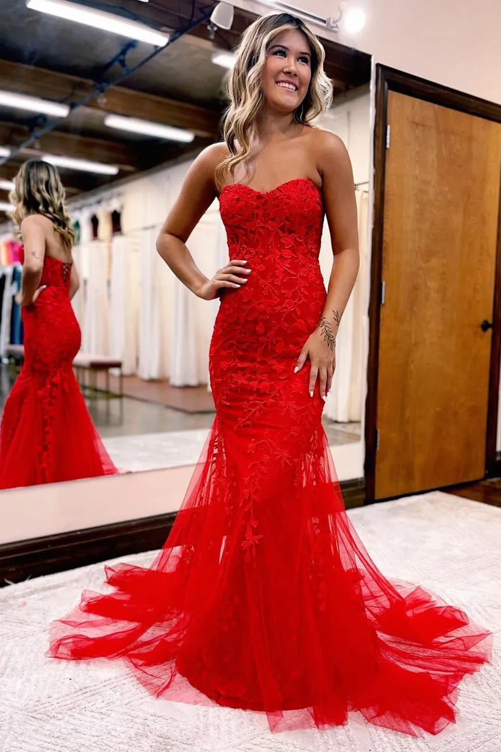 Off-the-Shoulder Sweetheart Neck Mermaid Prom Dress With Appliques