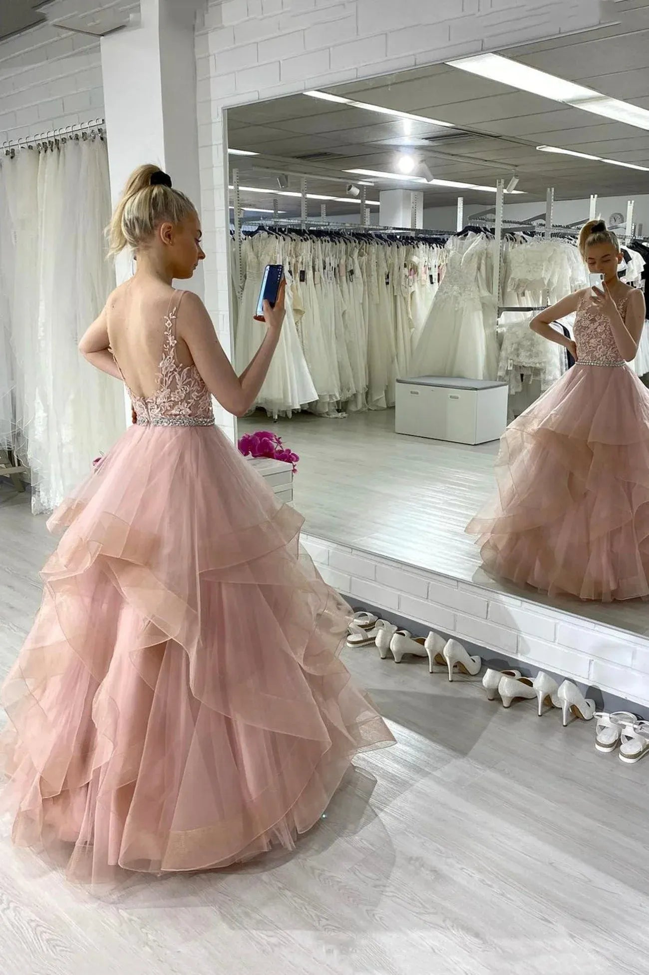 Pretty A-Line Boat-Neck Sleeveless Backless Floor-Length Prom Dress