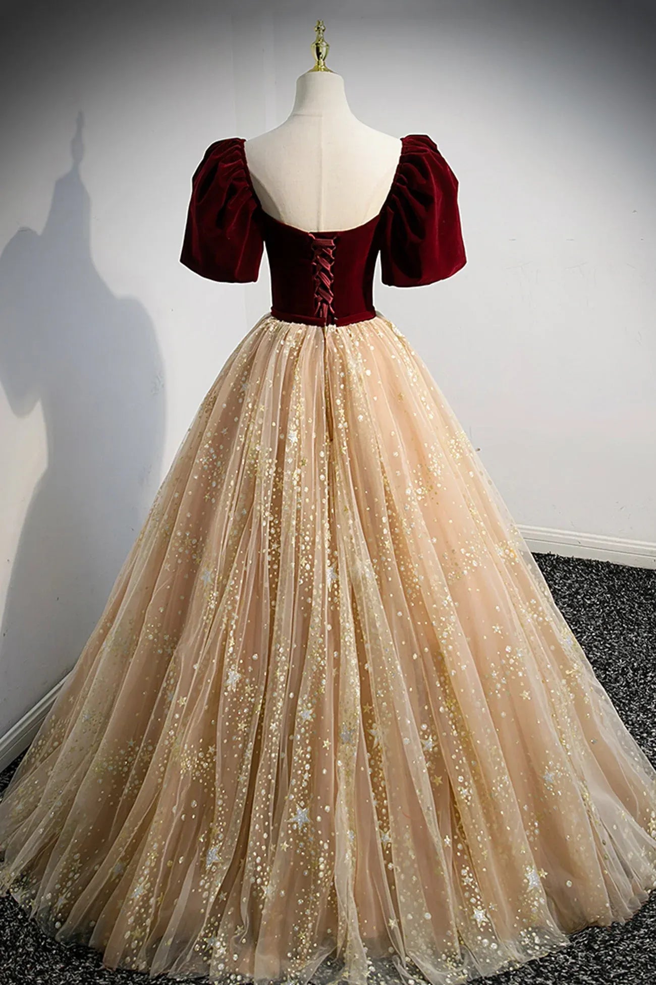 Pretty A-Line V-Neck Short Sleeve Lace Up Sweep/Brush Train Prom Dress