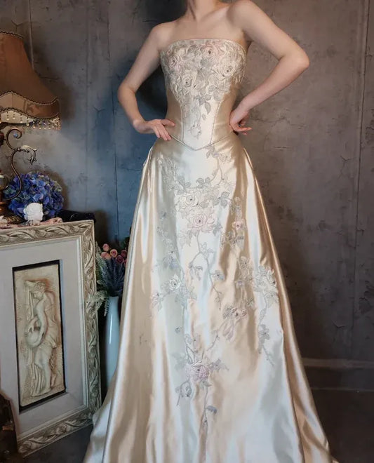 Vintage A-line Sweetheart Sleeveless Floral Appliqué Champagne Floor-length Prom Dress for Women Ready to Ship