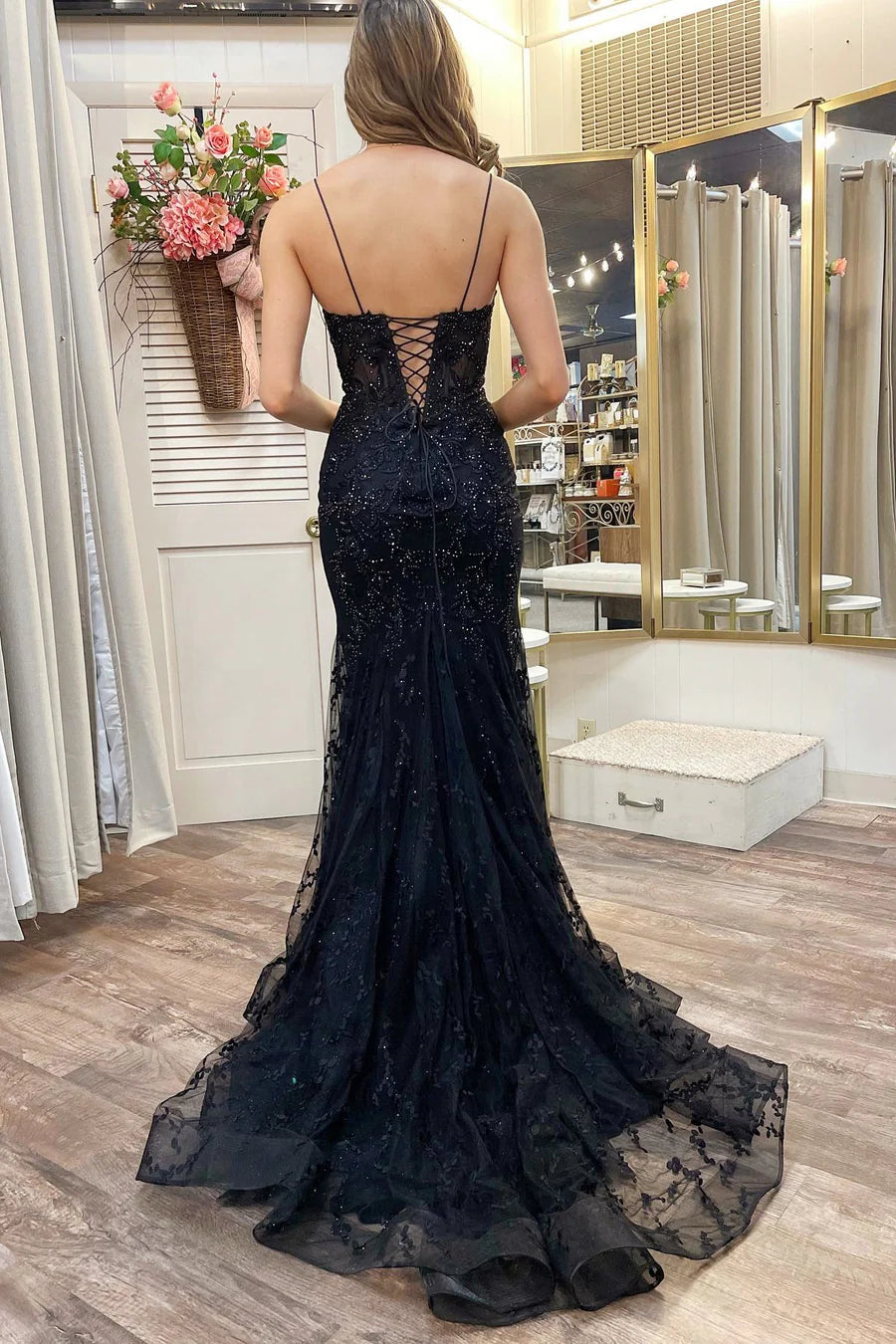 Deep V Neck  Lace-Up Trumpet Prom Dress With Applique