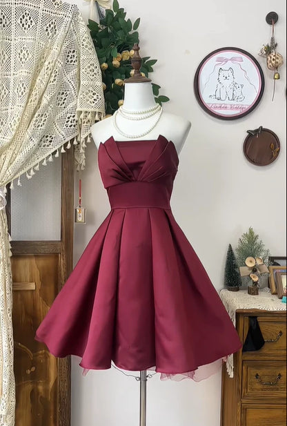 Xuewuba Dress Simple A Line Strapless Burgundy Satin Pleated Short Homecoming Dress Cocktail Dress