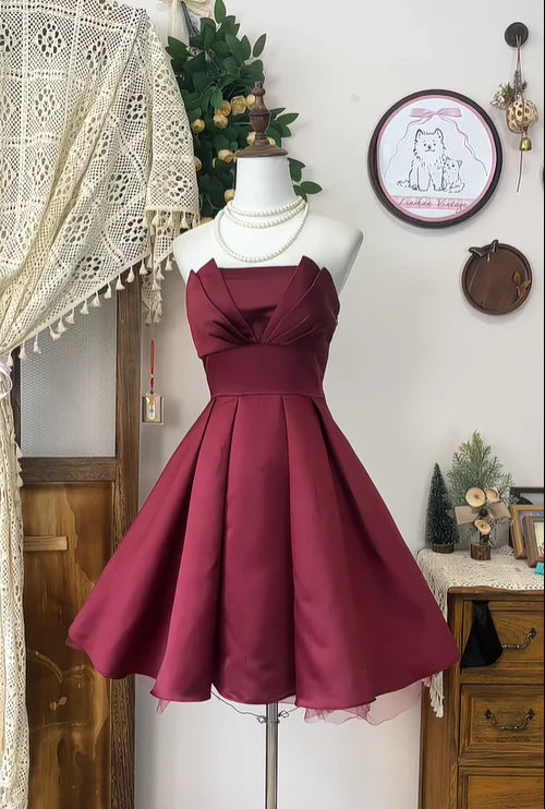 Xuewuba Dress Simple A Line Strapless Burgundy Satin Pleated Short Homecoming Dress Cocktail Dress