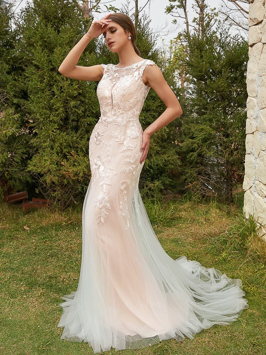 Lace Scoop Sleeveless Court Train Wedding Dresses