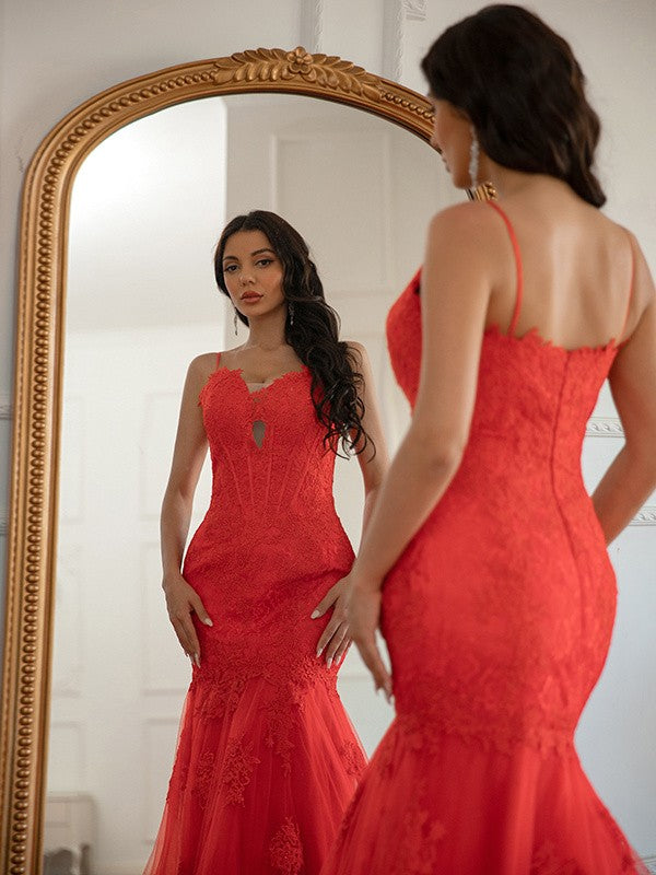 Lace Applique V-neck Sleeveless Sweep/Brush Train Dresses