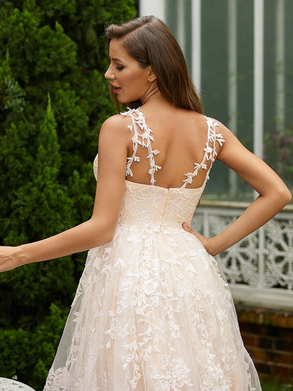 Tulle Lace V-neck Sleeveless Sweep/Brush Train Dresses