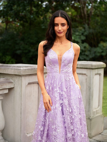 Lace V-neck Sleeveless Sweep/Brush Train Dresses