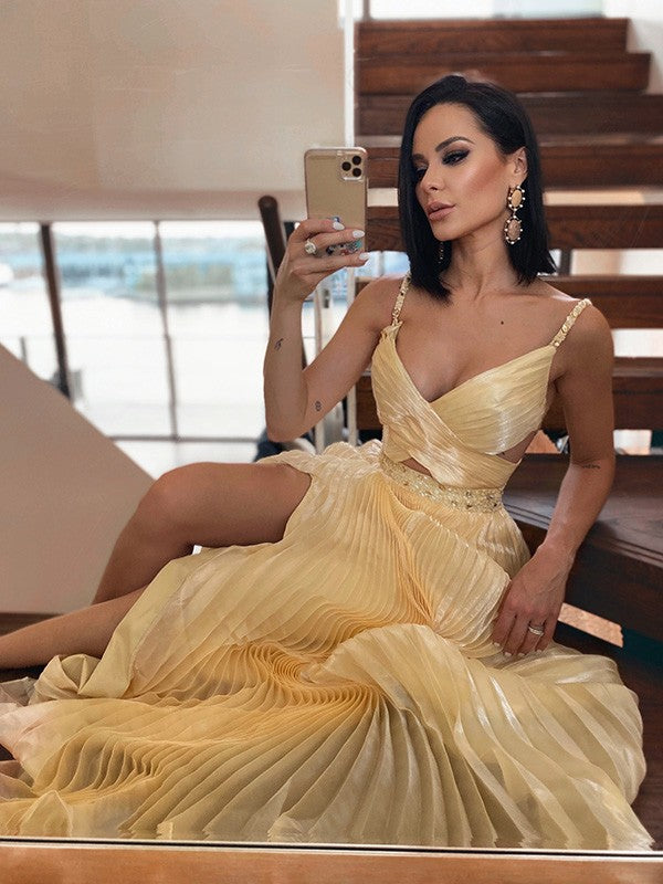 V-neck Organza Ruffles Sleeveless Sweep/Brush Train Dresses